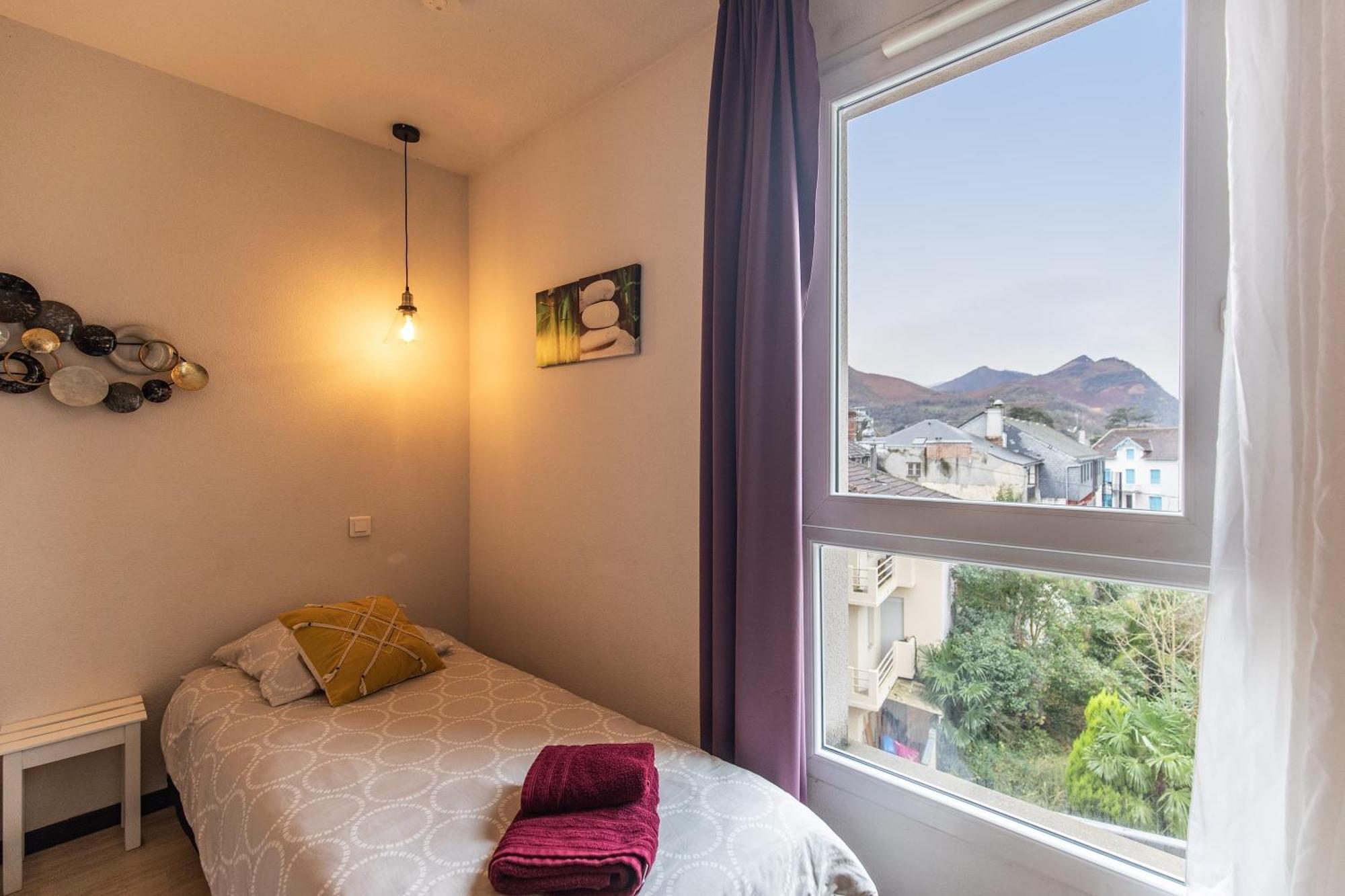 Tithome 1 - Gare, Centre Ville, Vue Montagne Et Chateau Lourdes Esterno foto